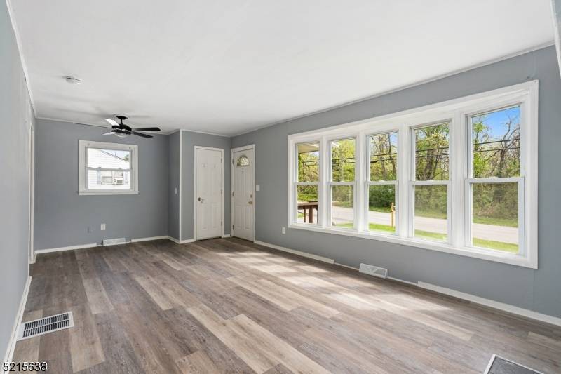 Mansfield Twp., NJ 07865,23 Clinton Ave