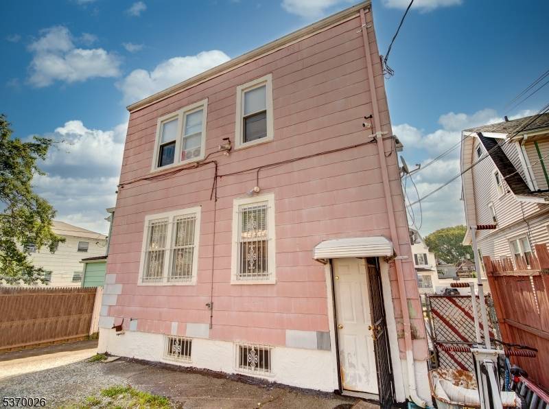 East Orange City, NJ 07018,95 Crawford St