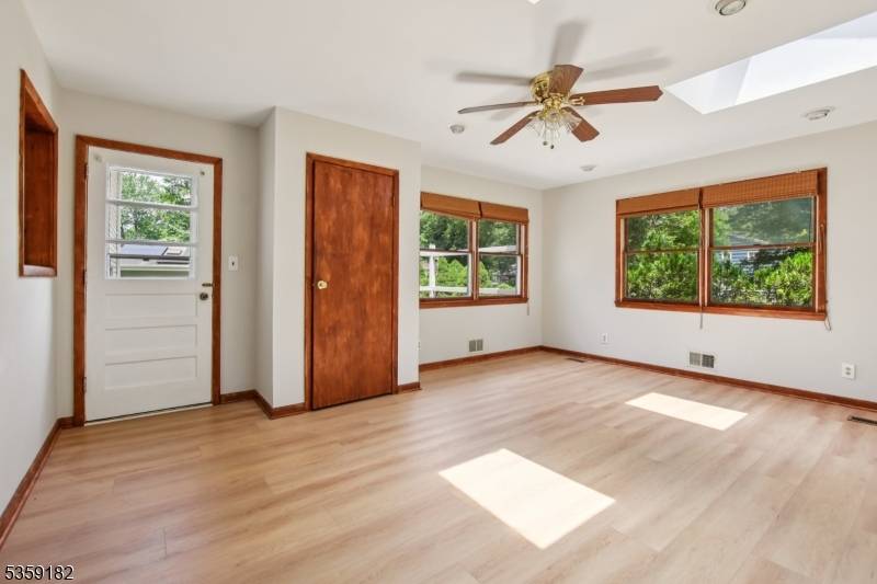 Berkeley Heights Twp., NJ 07922,50 Briarwood Dr