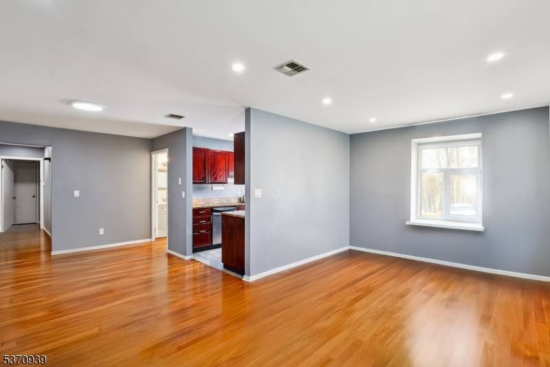 Bloomfield Twp., NJ 07003,203-207 Watsessing Ave #203