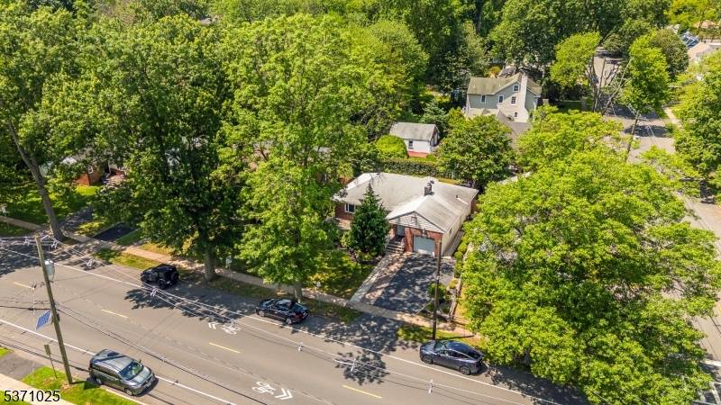 Rahway City, NJ 07065,878 Madison Ave