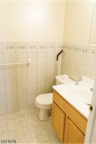Elizabeth City, NJ 07201,1057 Bond St