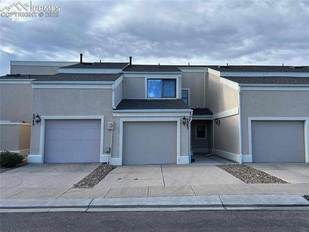 6947 Gayle Lyn LN, Colorado Springs, CO 80919