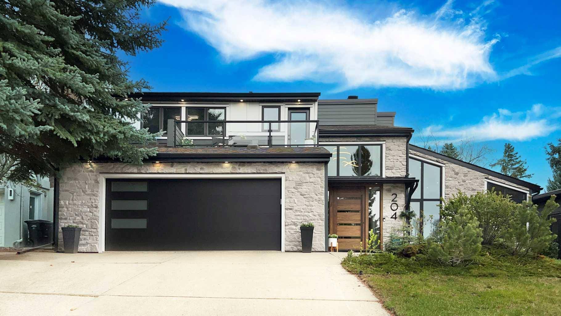204 Pump Hill VW SW, Calgary, AB T2V 4M9