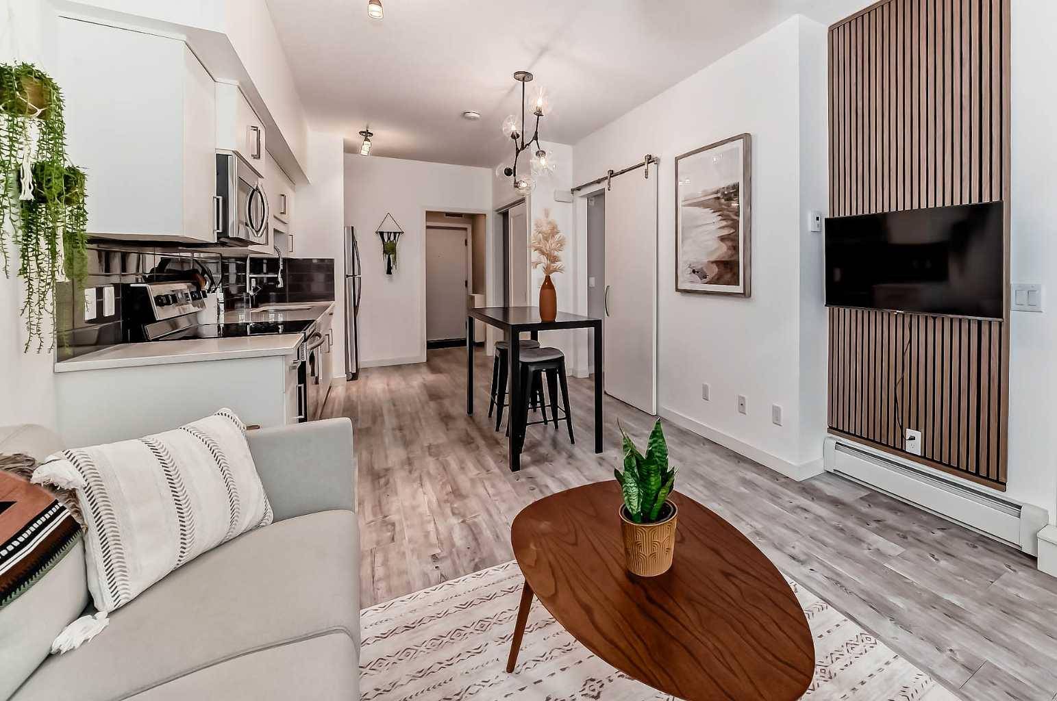 Calgary, AB T3H 0Y4,7 Westpark Common Southwest #104