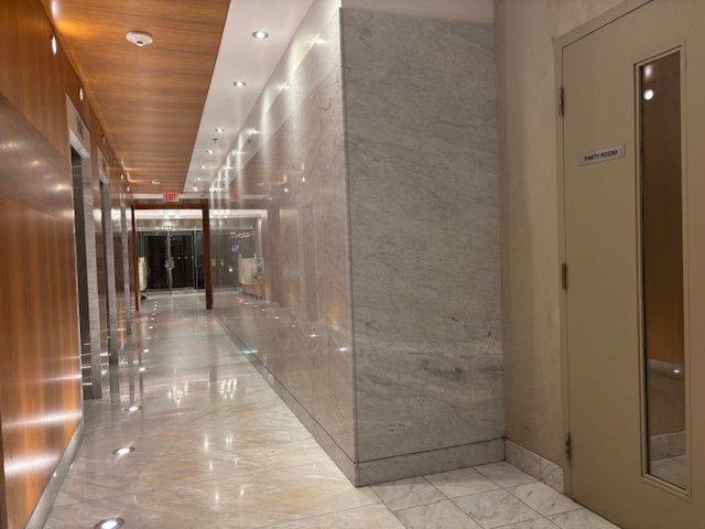 85 Bloor ST E #702, Toronto C08, ON M4W 3Y1
