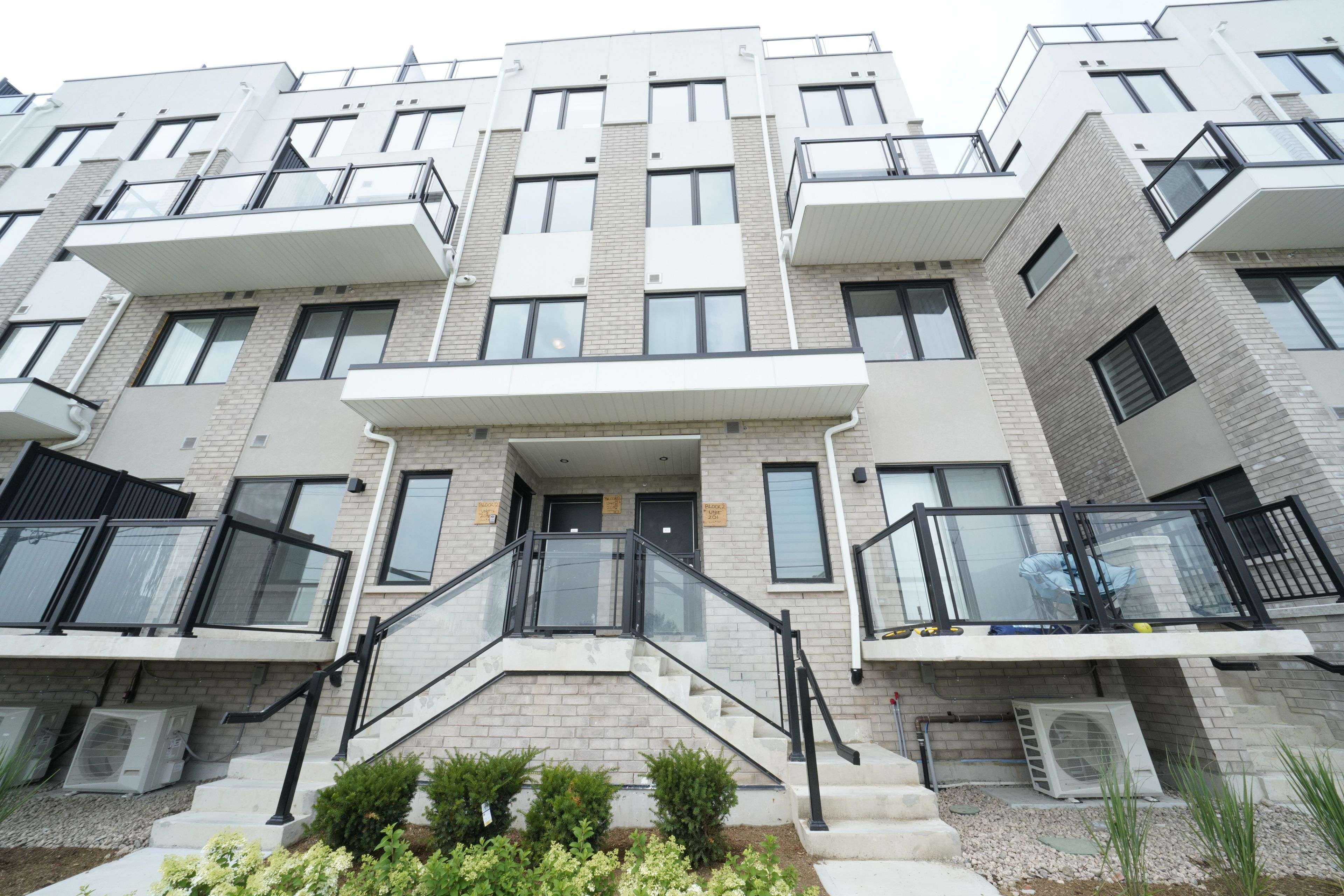 1695 Dersan ST #302, Pickering, ON L1X 0S9