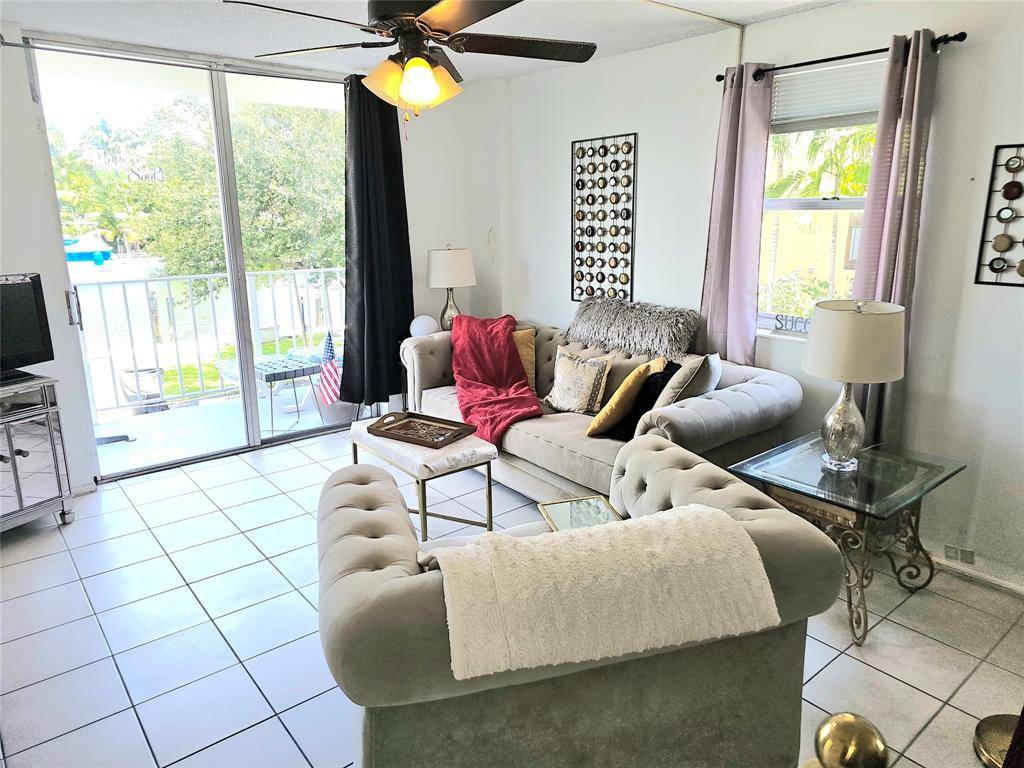 Fort Lauderdale, FL 33316,1731 SE 15th St #215