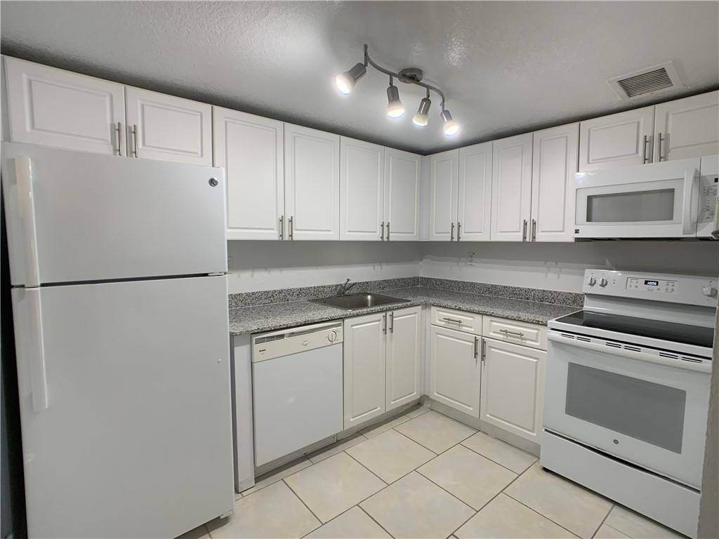 9357 SW 77 Ave #25-246, Miami, FL 33156