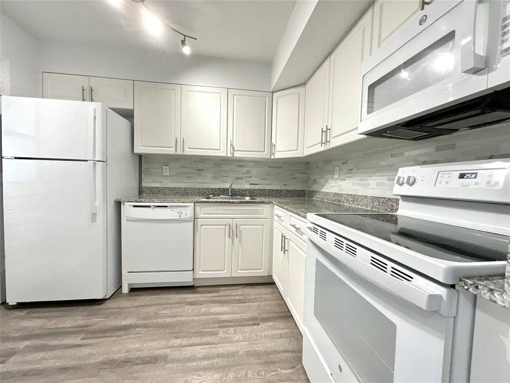 9357 SW 77 Ave #65-407, Miami, FL 33156