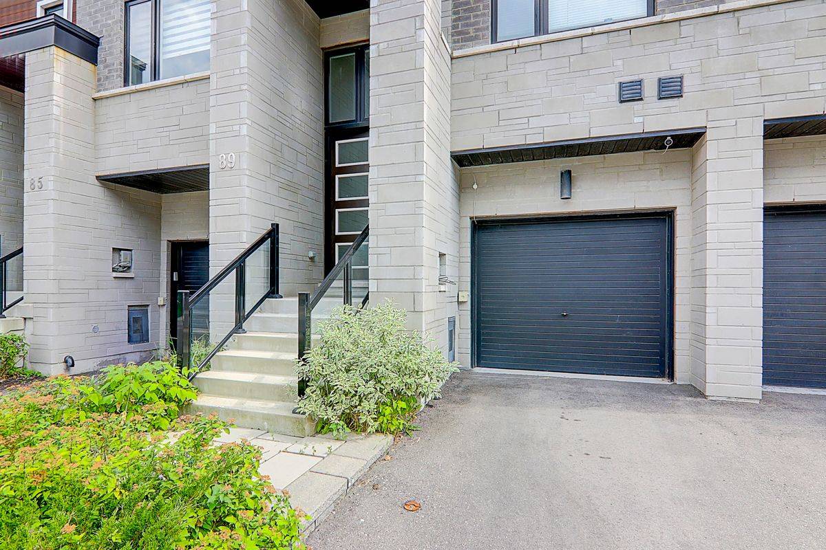 Vaughan, ON L6A 5A4,89 Laskin DR
