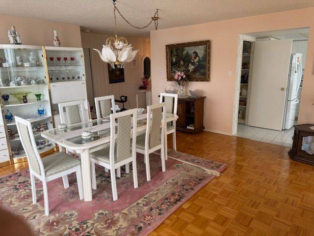 Vaughan, ON L4J 6X4,7420 Bathurst ST #1110