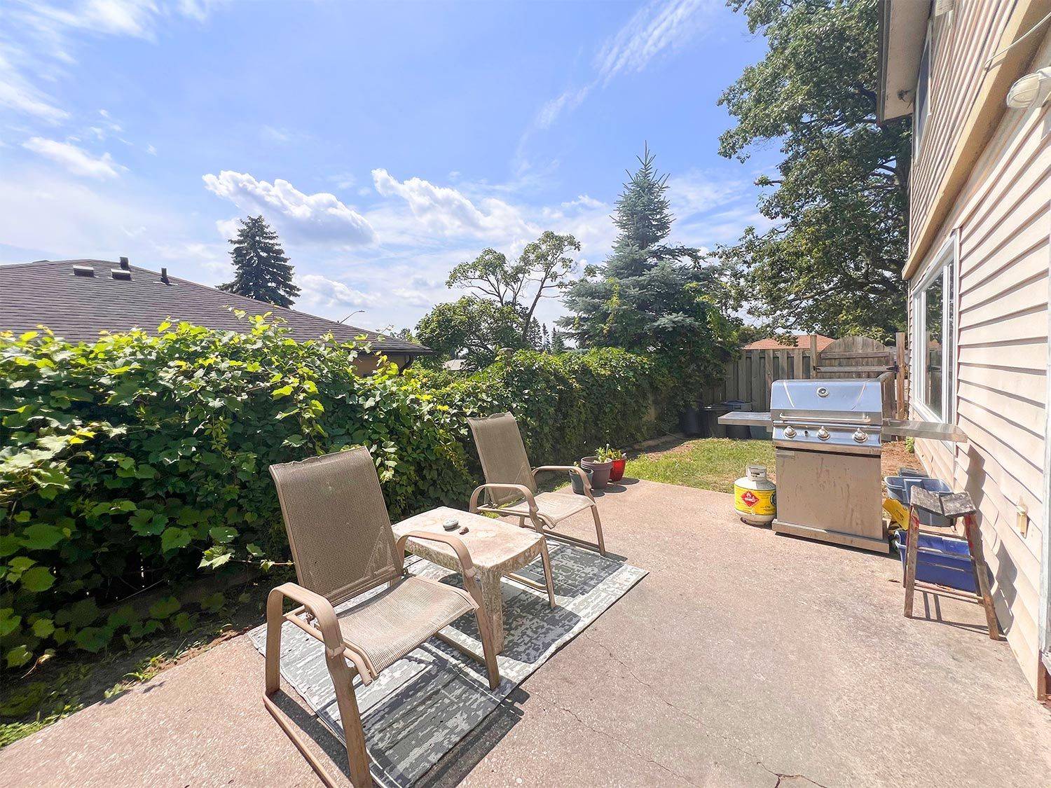 Barrie, ON L4N 4Y7,239 Letitia ST