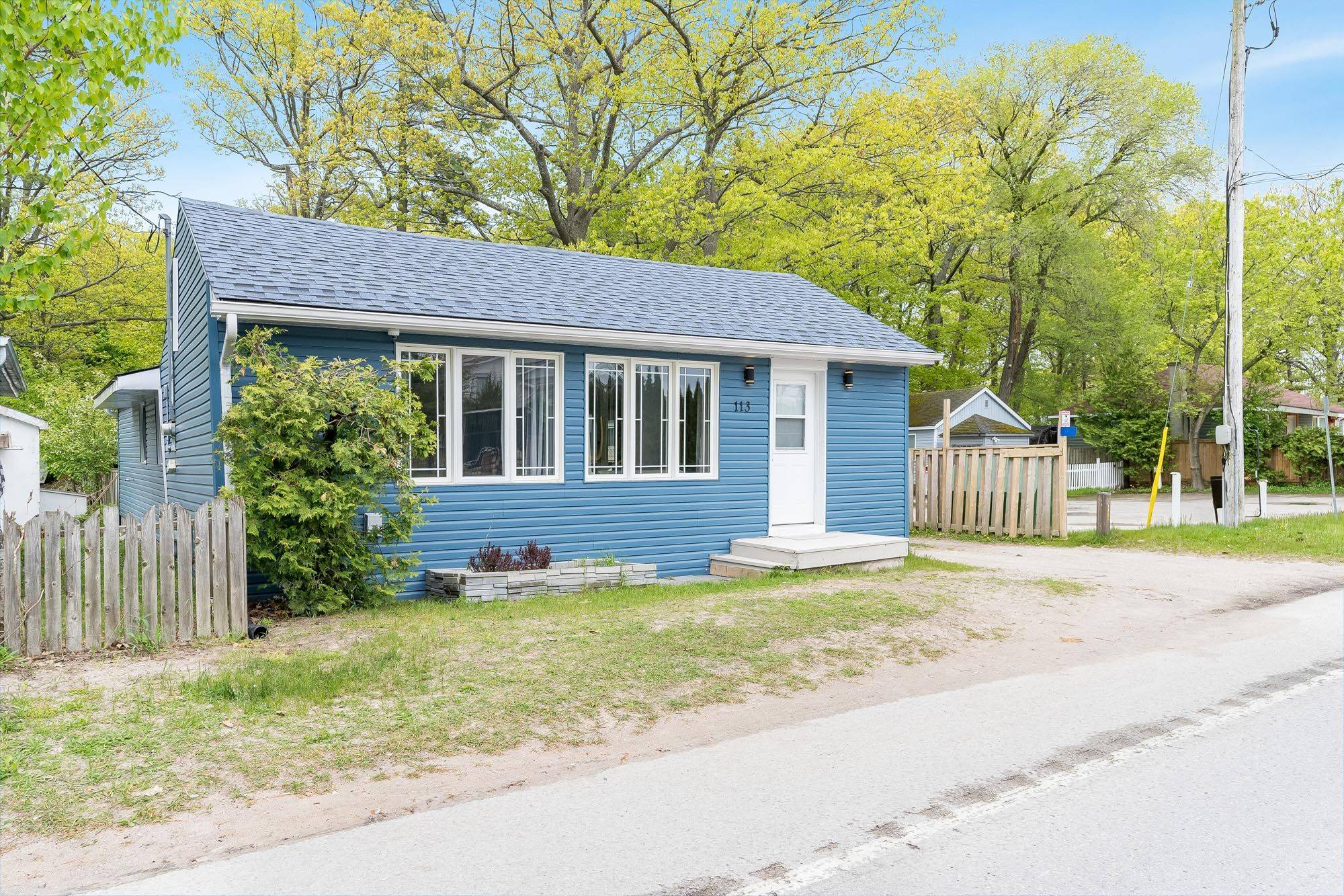 113 River RD E, Wasaga Beach, ON L9Z 2L4