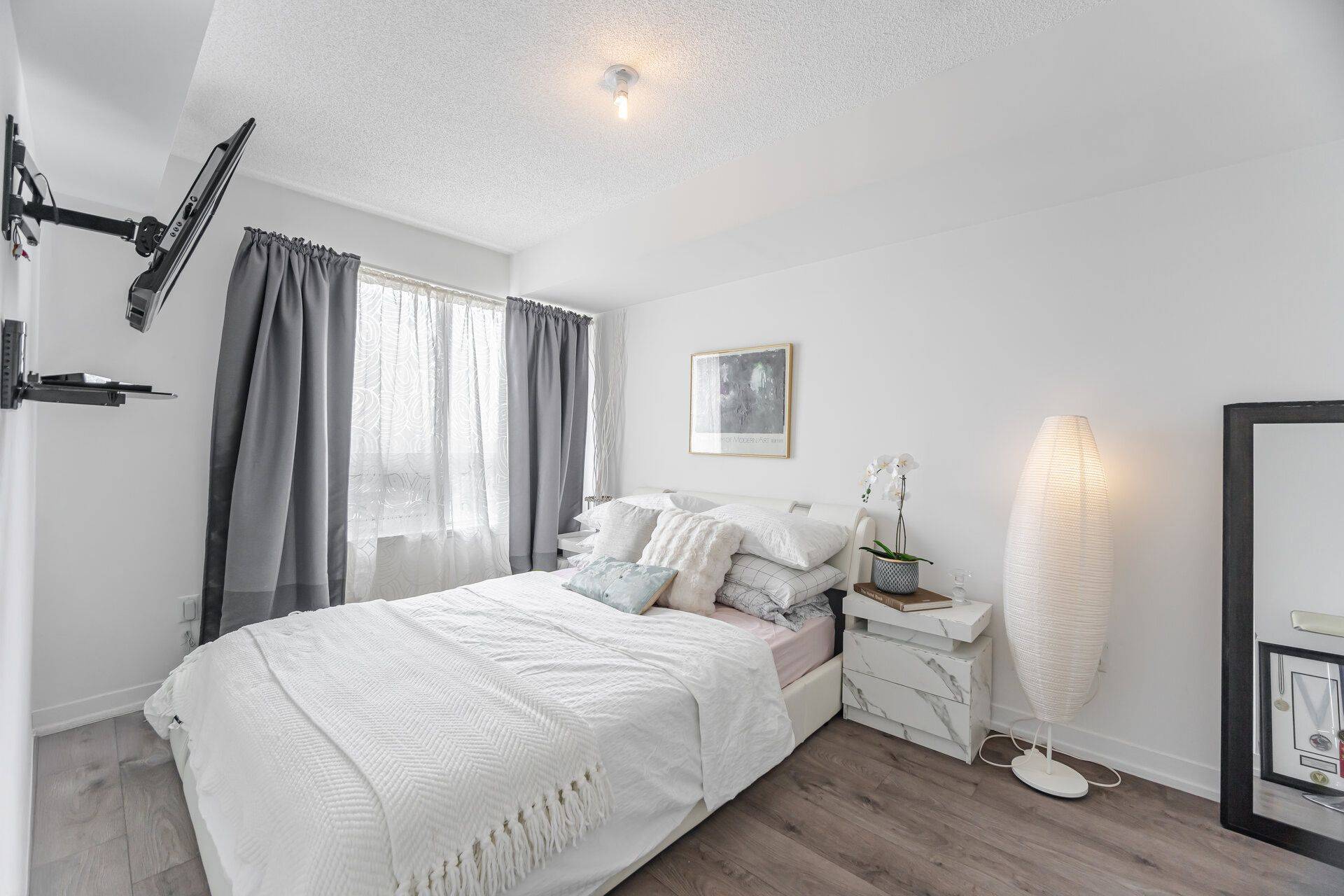 Toronto W02, ON M6H 0C2,1420 Dupont ST #1712