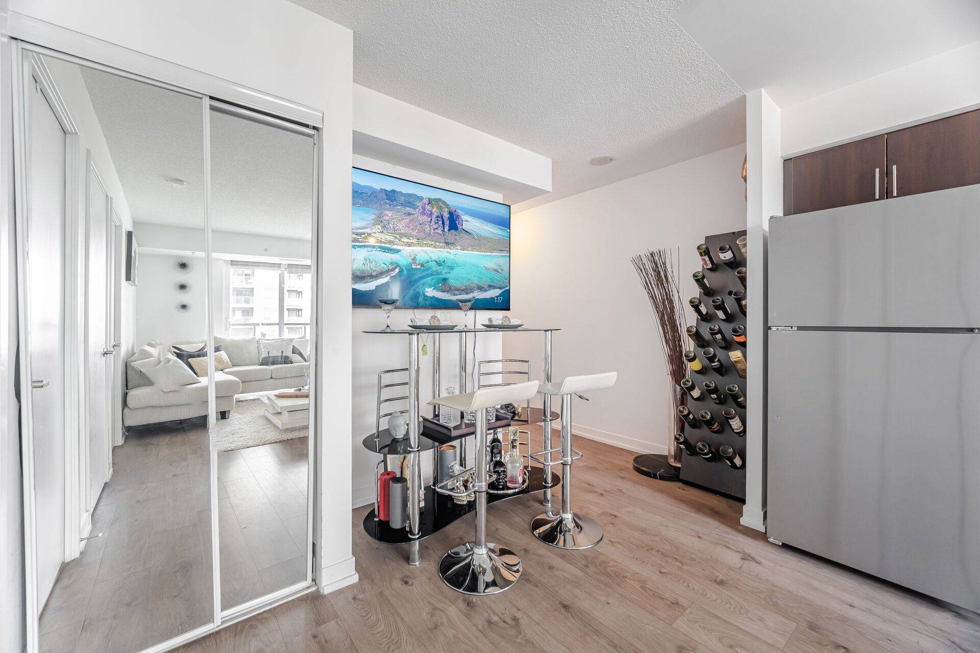Toronto W02, ON M6H 0C2,1420 Dupont ST #1712
