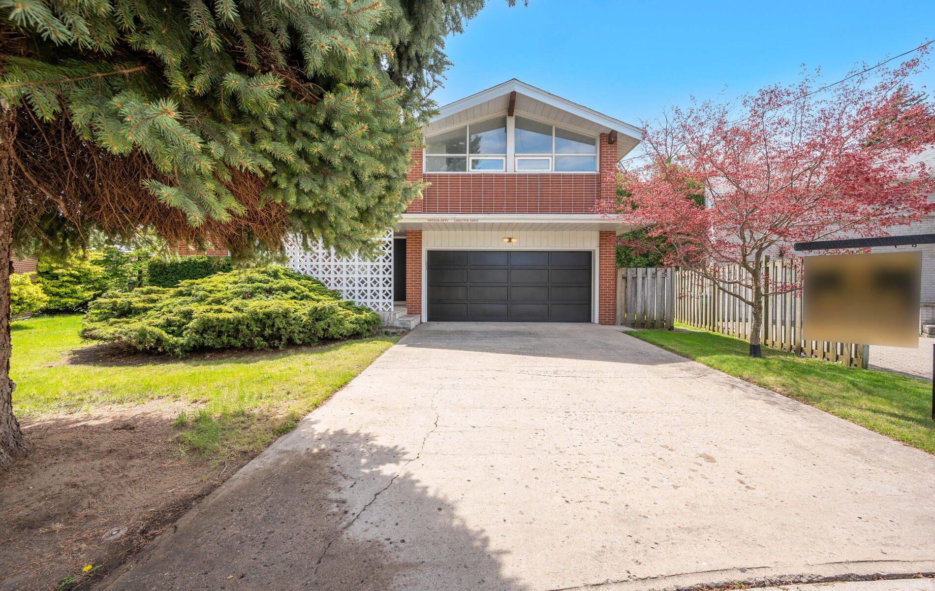Mississauga, ON L4X 1E3,1550 Carletta DR