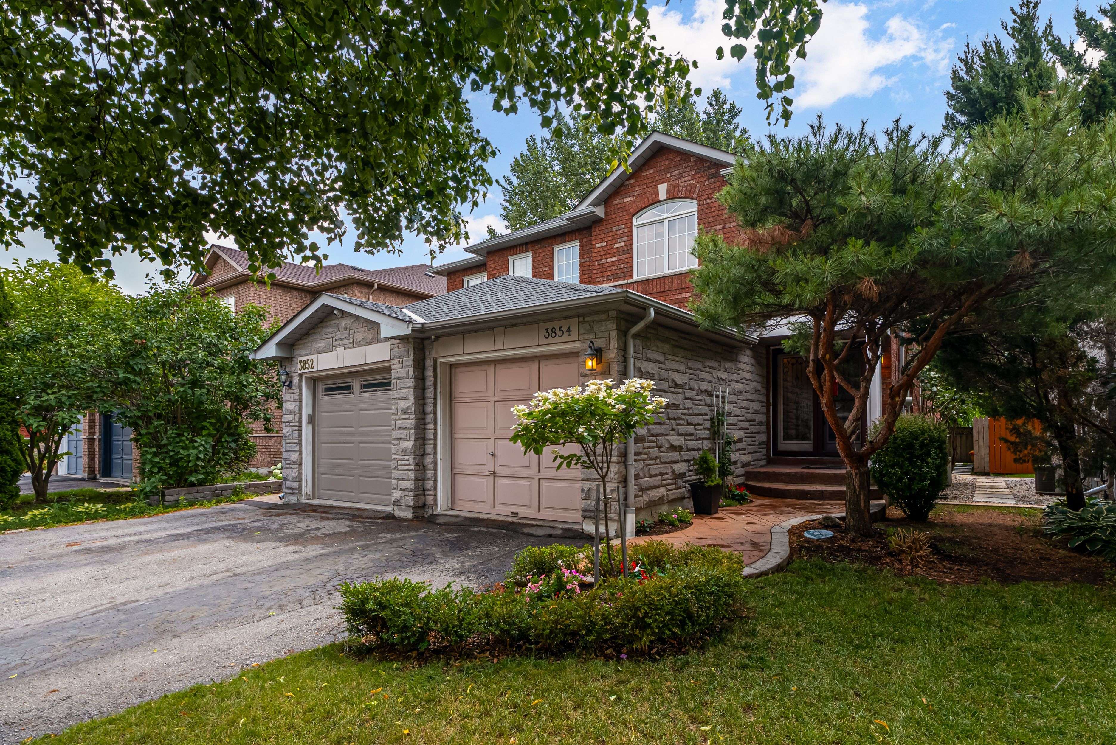 3854 Foxborough TRL, Mississauga, ON L5N 7T9