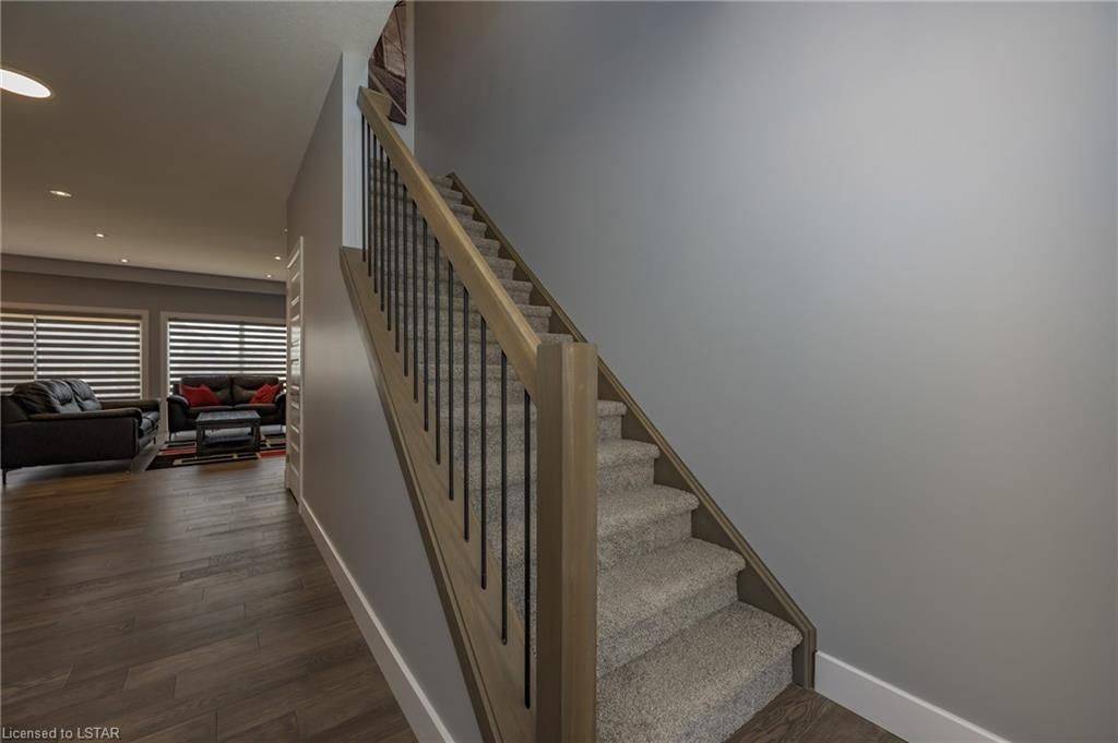 London North, ON N6G 2S7,3002 HEARDCREEK TRL #UPPER