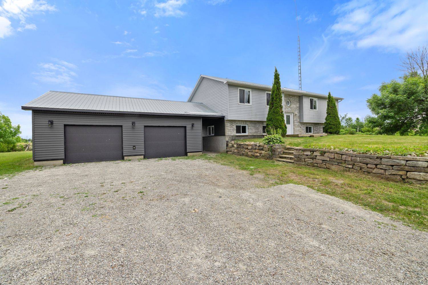 Rideau Lakes, ON K0G 1L0,85 Bay RD