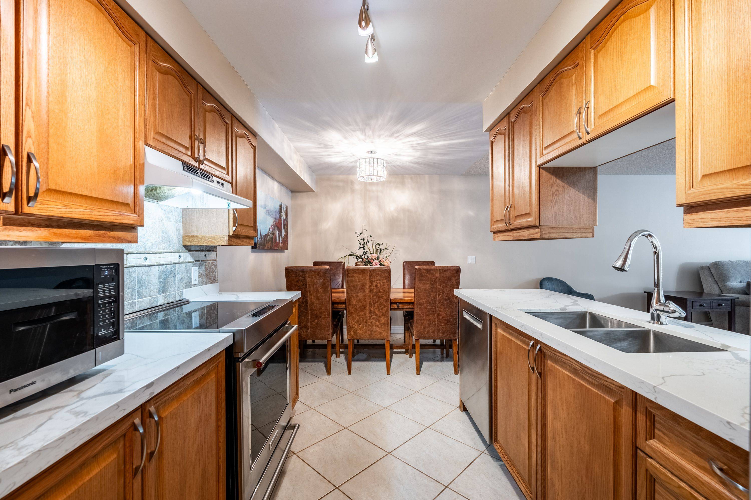 Hamilton, ON L9K 1J8,990 Golf Links RD #106
