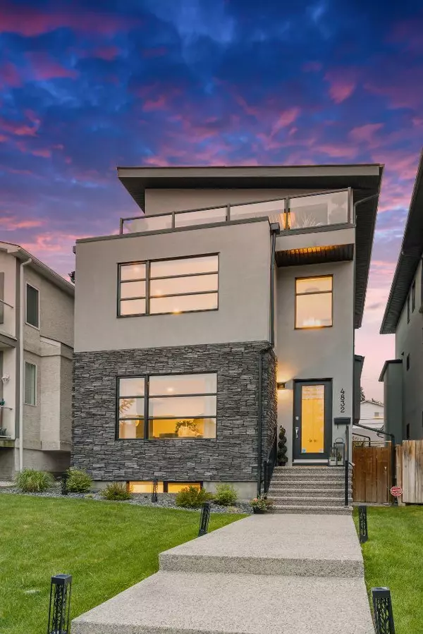 Calgary, AB T3B 0W9,4832 21 AVE NW