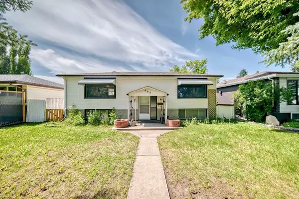 Calgary, AB T2A2C8,627 Fortalice CRES Southeast