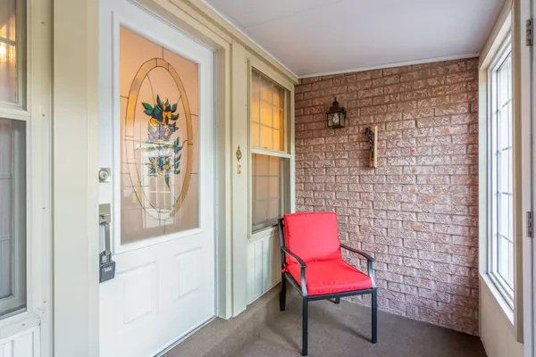 Whitby, ON L1N 6V8,145 HIALEAH CRES