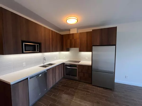 Markham, ON L6G 0G2,15 Water Walk DR #719