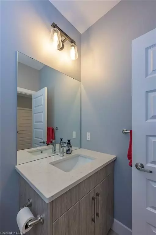 London North, ON N6G 2S7,3002 HEARDCREEK TRL #UPPER