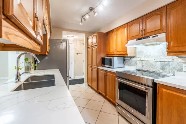 Hamilton, ON L9K 1J8,990 Golf Links RD #106