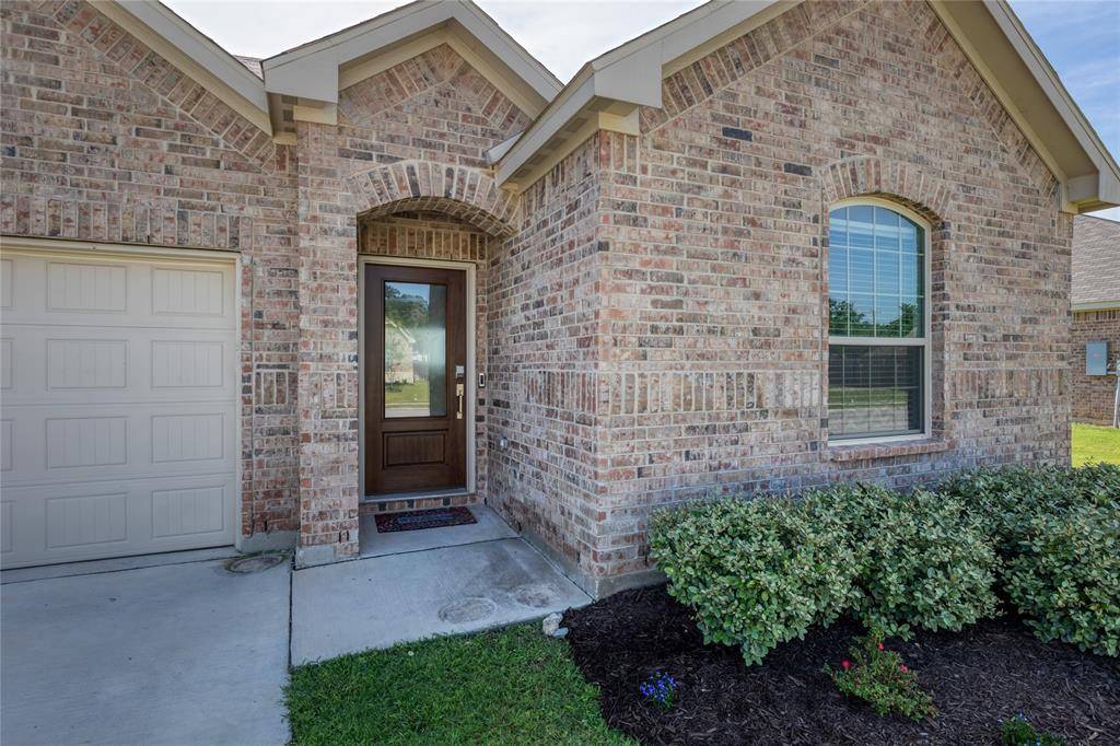 Azle, TX 76020,204 Post Oak Street