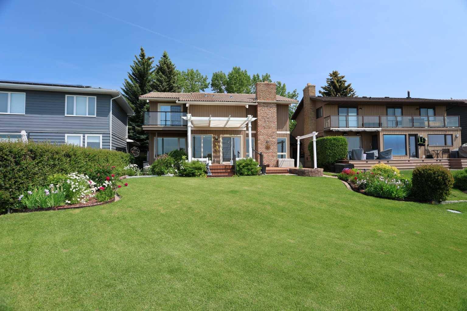 Calgary, AB T3A 2H9,7047 Edgemont DR Northwest