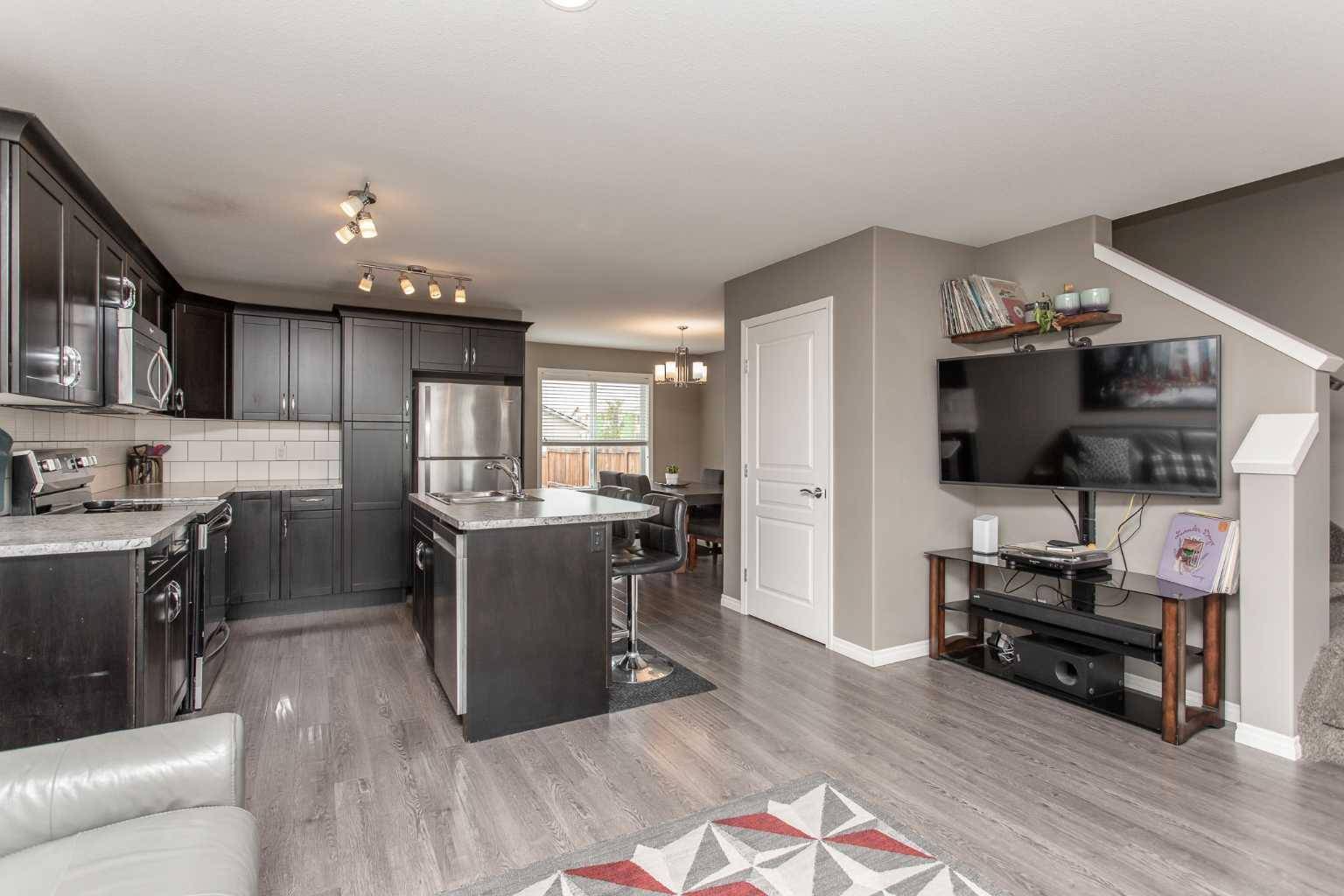 Blackfalds, AB T4M 0M9,6 Ava CRES