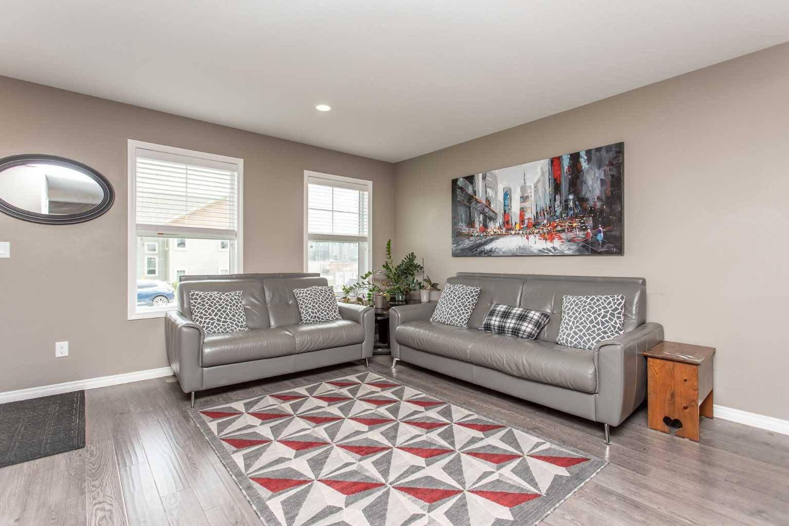 Blackfalds, AB T4M 0M9,6 Ava CRES