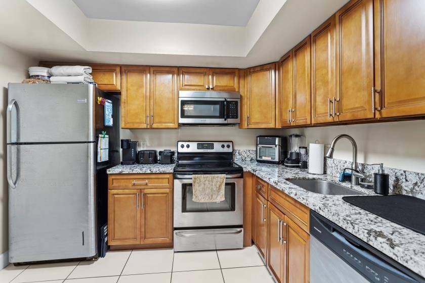 5850 NW 57 Ave #4, Tamarac, FL 33319