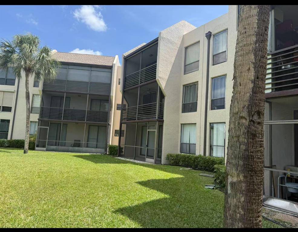 Tamarac, FL 33321,6301 N University Dr #222
