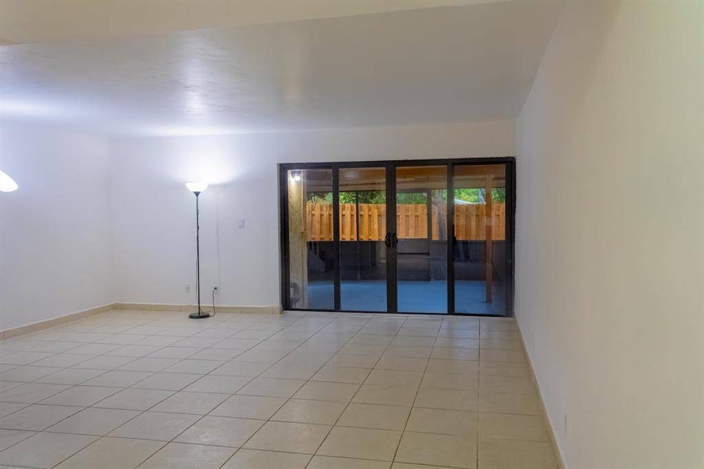 Sunrise, FL 33351,7733 Balboa St #8