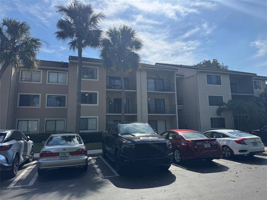 9001 Wiles Rd #305, Coral Springs, FL 33067