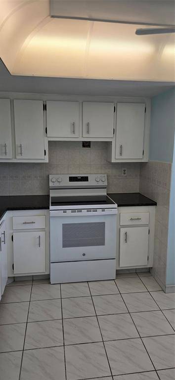 Margate, FL 33063,7680 NW 18th St #303