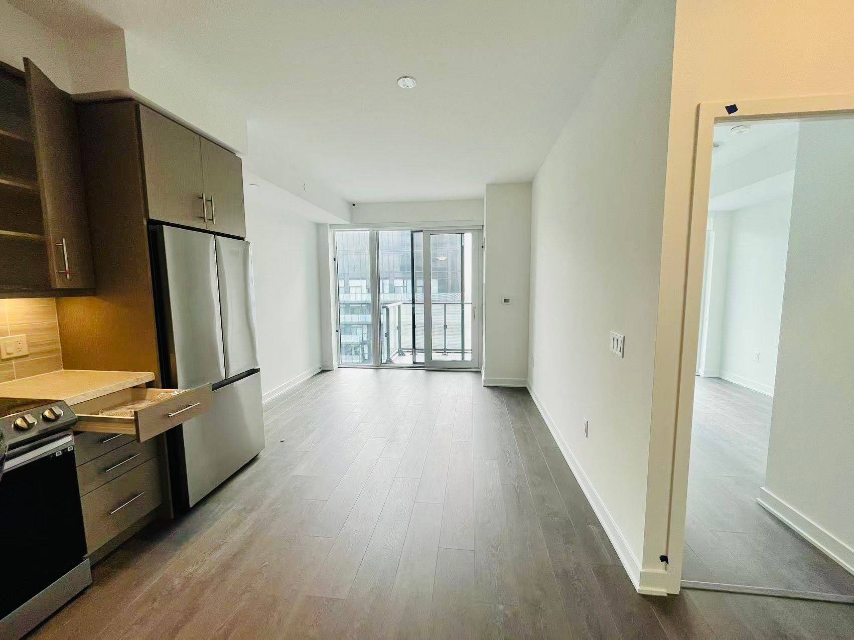 Richmond Hill, ON L4B 0H5,95 Oneida CRES #2006