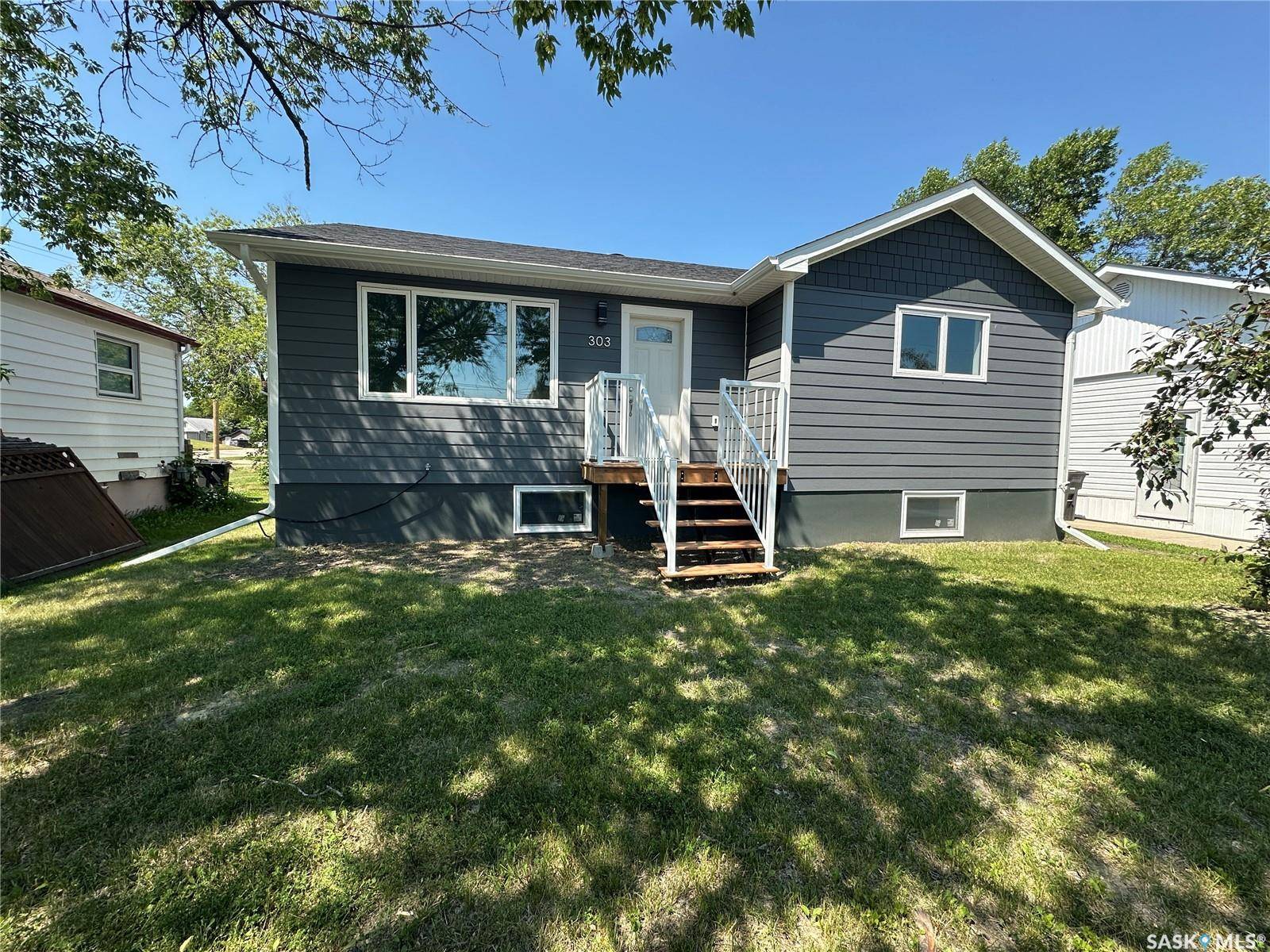 303 2nd STREET NE, Watson, SK S0K 4V0
