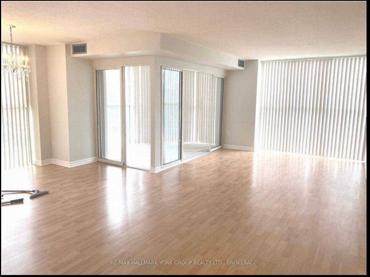 Toronto W10, ON M9W 6T4,600 Rexdale BLVD #205