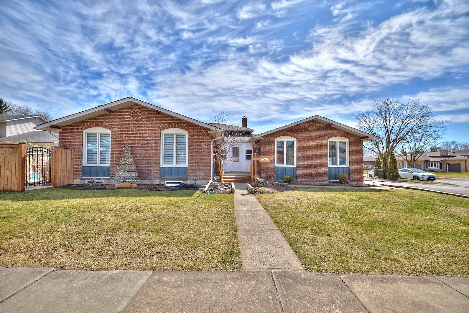Niagara Falls, ON L2G 2H1,6796 Stokes ST
