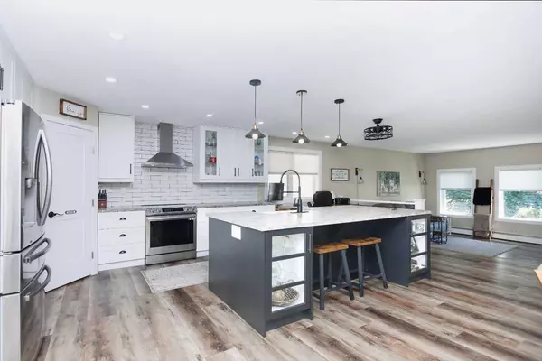 Red Deer, AB T4R 1J1,355 Barrett DR