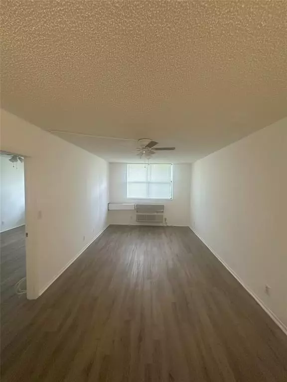Coral Springs, FL 33065,2401 Riverside Dr #514B