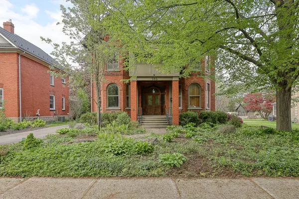 Ingersoll, ON N5C 2W2,285 Oxford ST