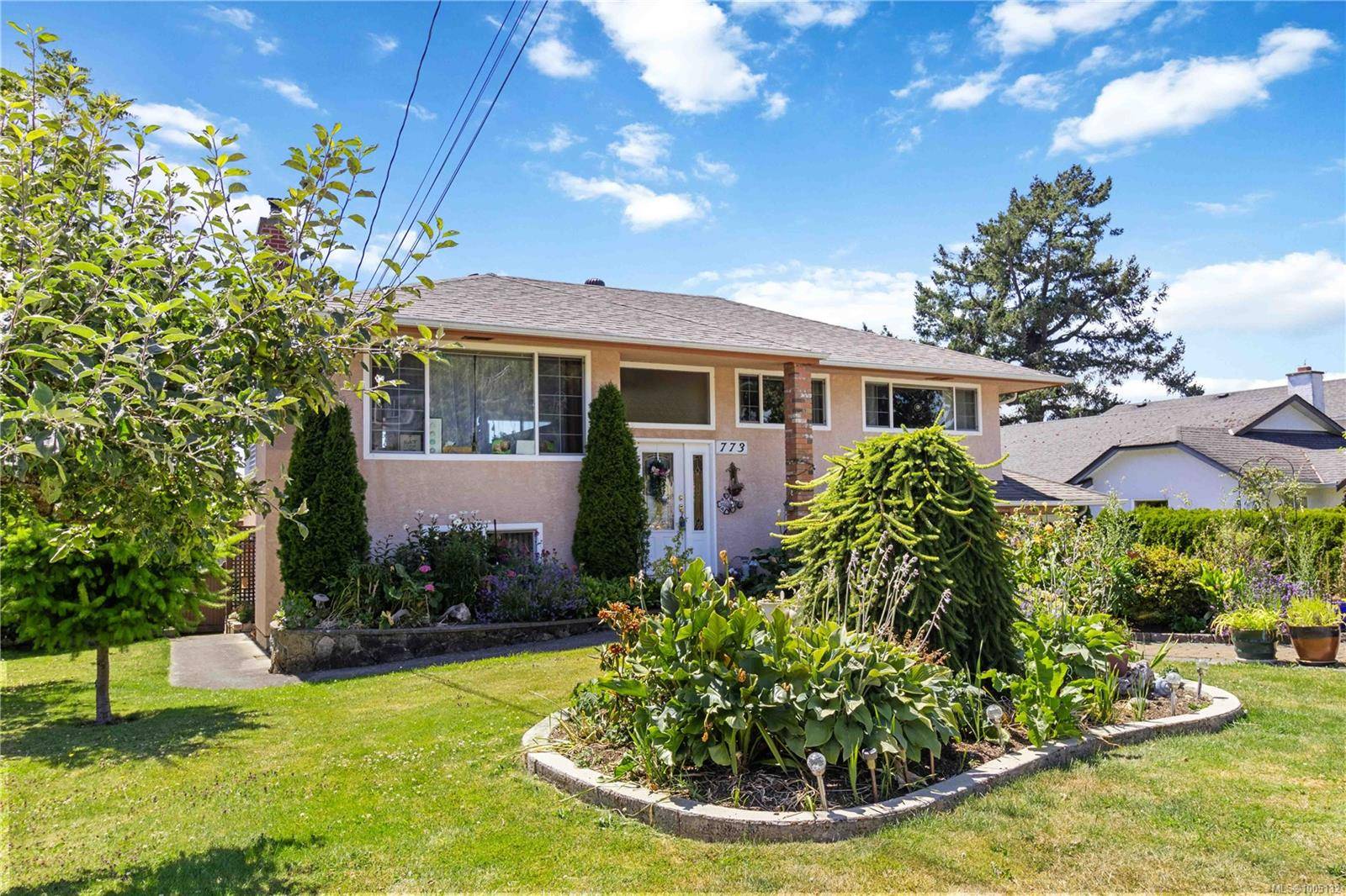 Saanich, BC V8Z 2T2,773 Gladiola Ave