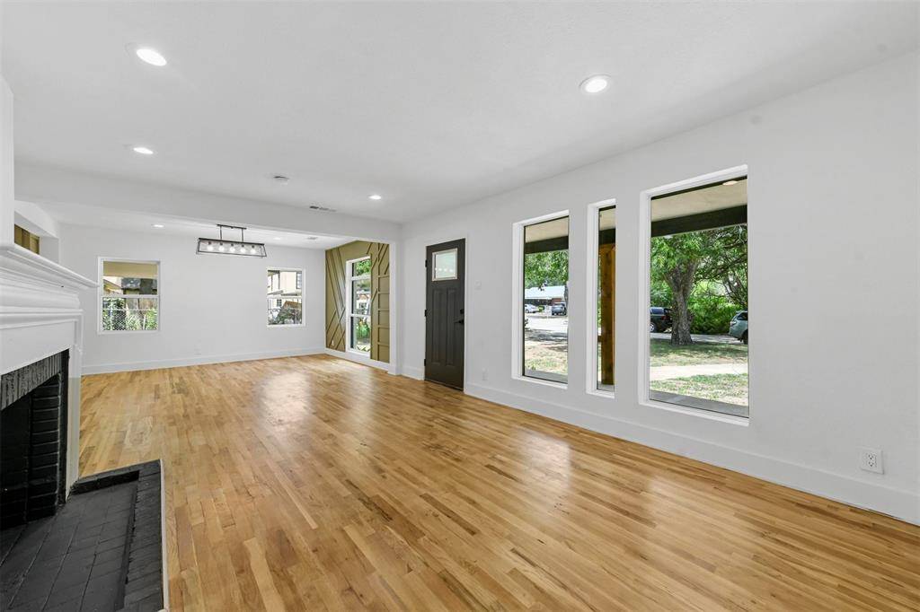 Fort Worth, TX 76111,3112 Aster Avenue