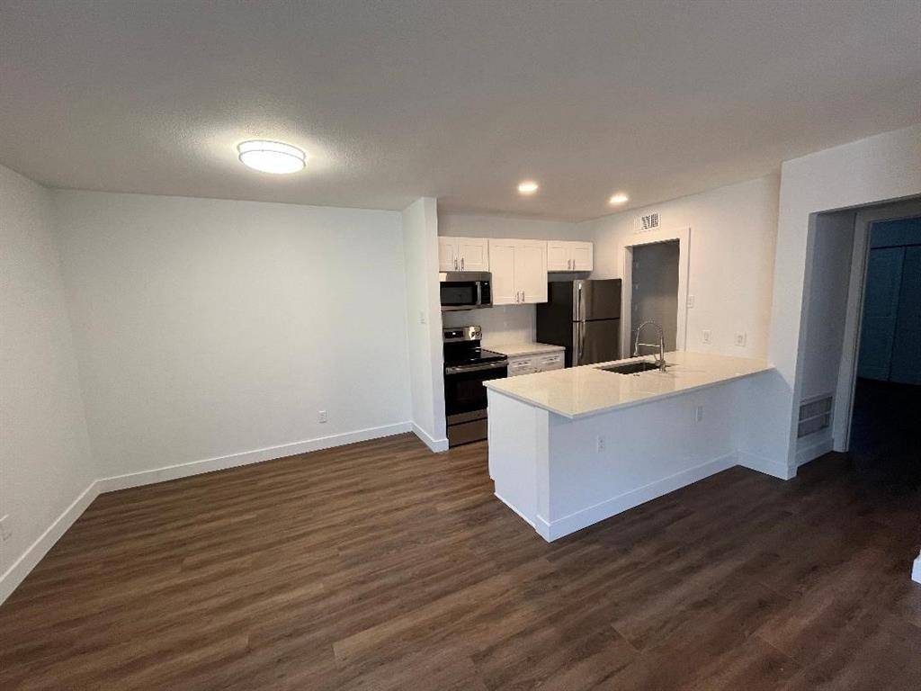 Dallas, TX 75219,4020 Rawlins Street #106